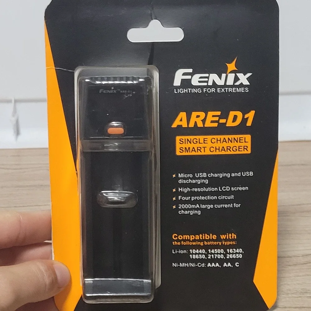 Fenix ARE-D1 USB Battery charger w/ carry case 21700 18650 16340 14500 AA AAA C